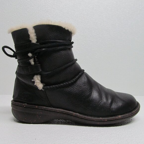 UGG Australia Caspia Genuine Leather Sheepskin Boots size 10 - Picture 3 of 10
